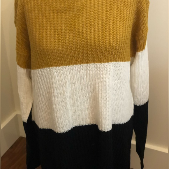 Color Block Sweater - Picture 2 of 6